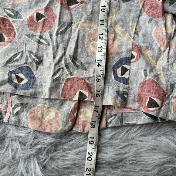 OLIVE DES OLIVE Blouse Top Sz S 1/2 Sleeve Collared Beige Floral Button Up Work - Picture 8 of 10